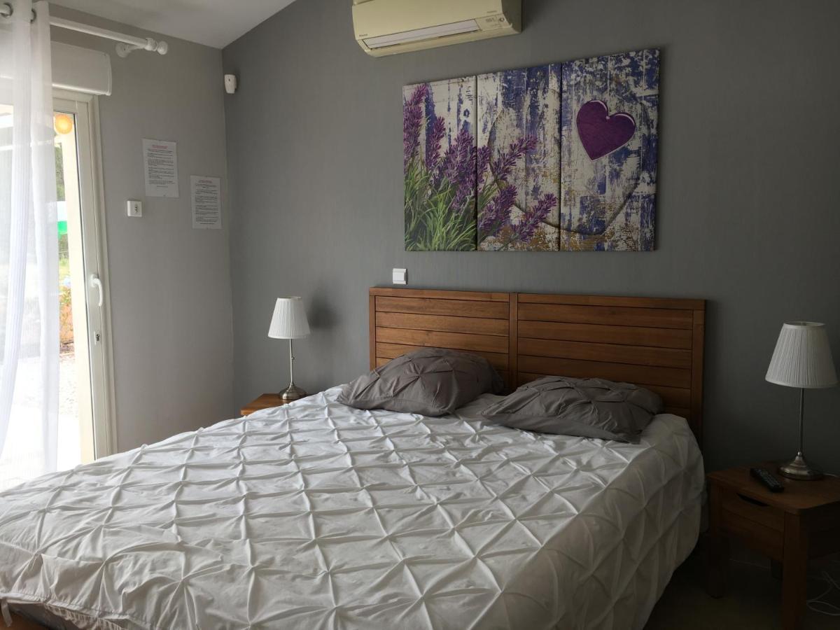 Les Lavandes Bed & Breakfast Alleins ภายนอก รูปภาพ